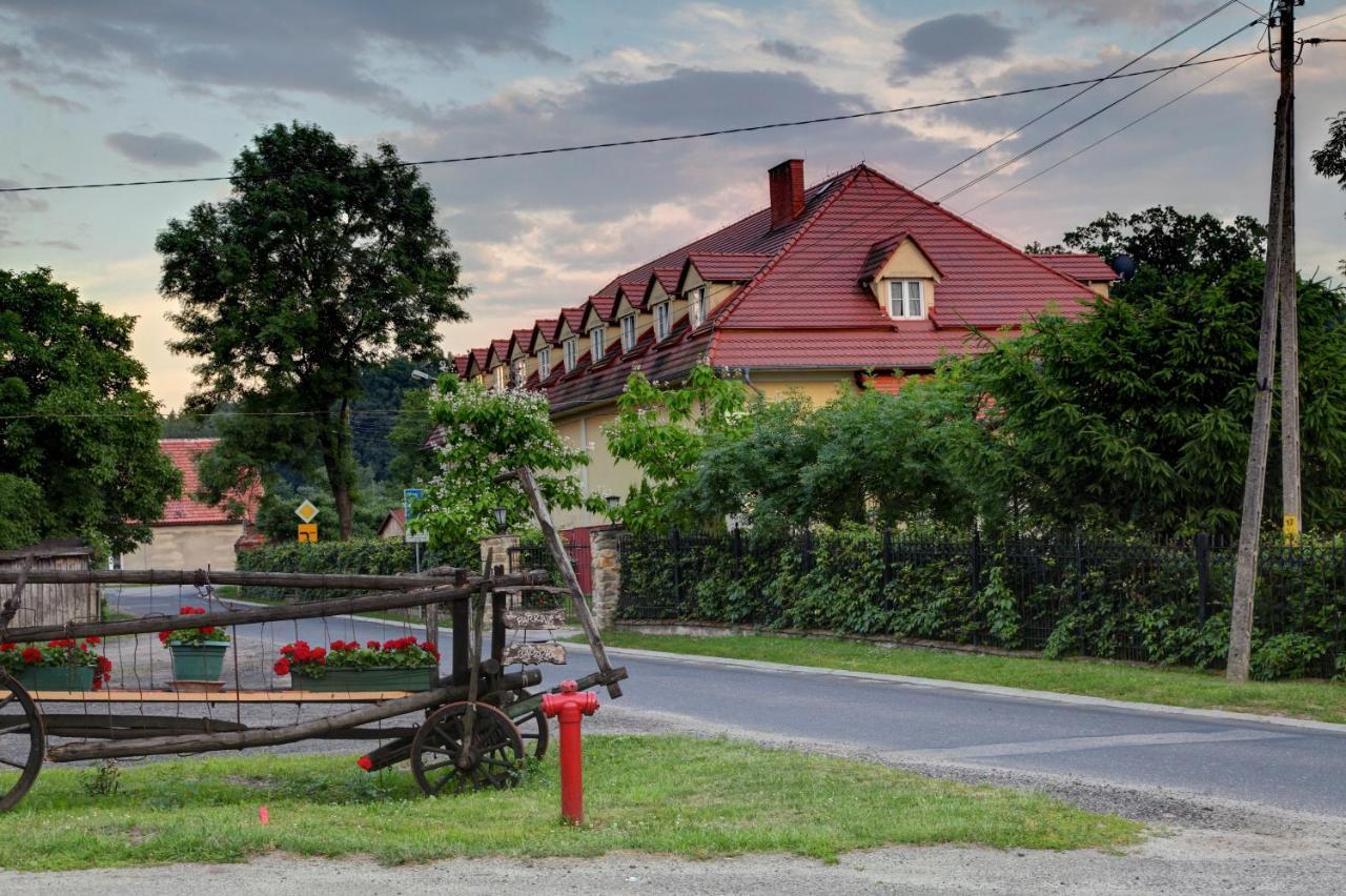 Zespol Palacowo-Parkowy Badzow ポルコビツェ エクステリア 写真