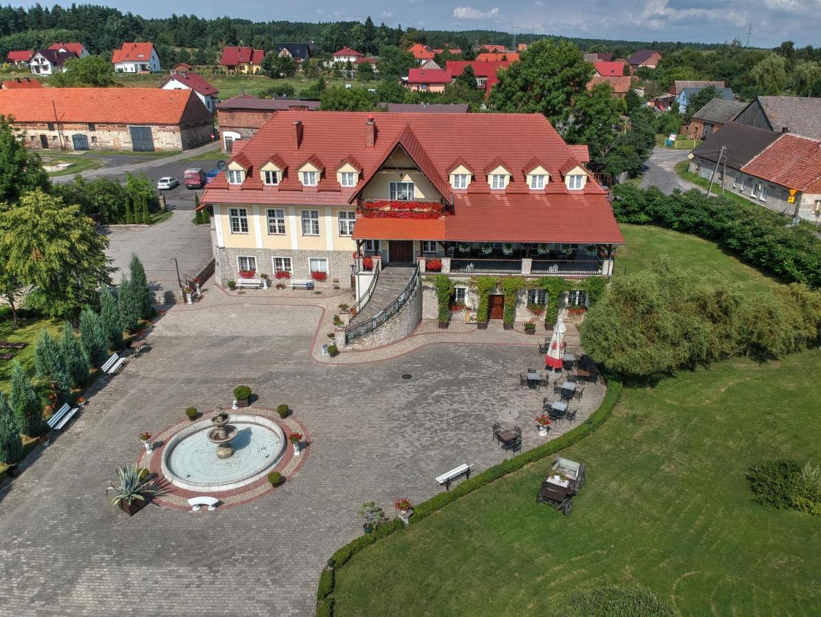 Zespol Palacowo-Parkowy Badzow ポルコビツェ エクステリア 写真
